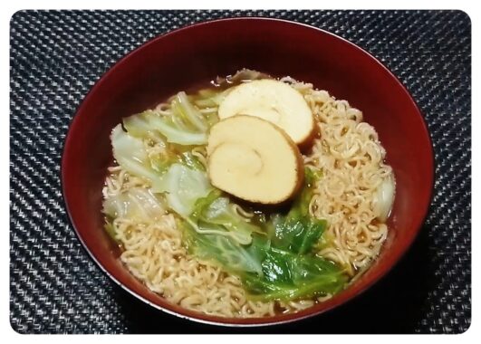 ラーメンを作りながら洗濯もして、猫の💩も始末する…。なんて平和な日常なんだろうか。感謝しなきゃバチがあたるだろ馬鹿野郎…！！