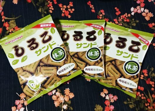 抹茶だ…。抹茶(味のお菓子)を食わせろッ