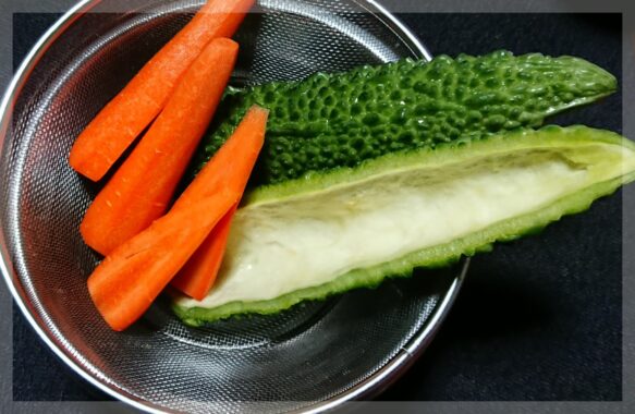 ゴーヤは夏の野菜。トマトよりも季節を感じさせてくれる気がします🌞