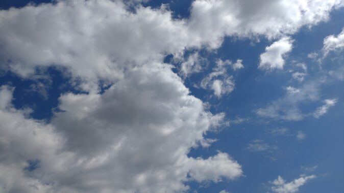 空と言うよりも雲を眺めるのが好き♡