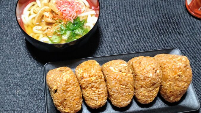 残ったチキンライスをおにぎりにしておく名采配